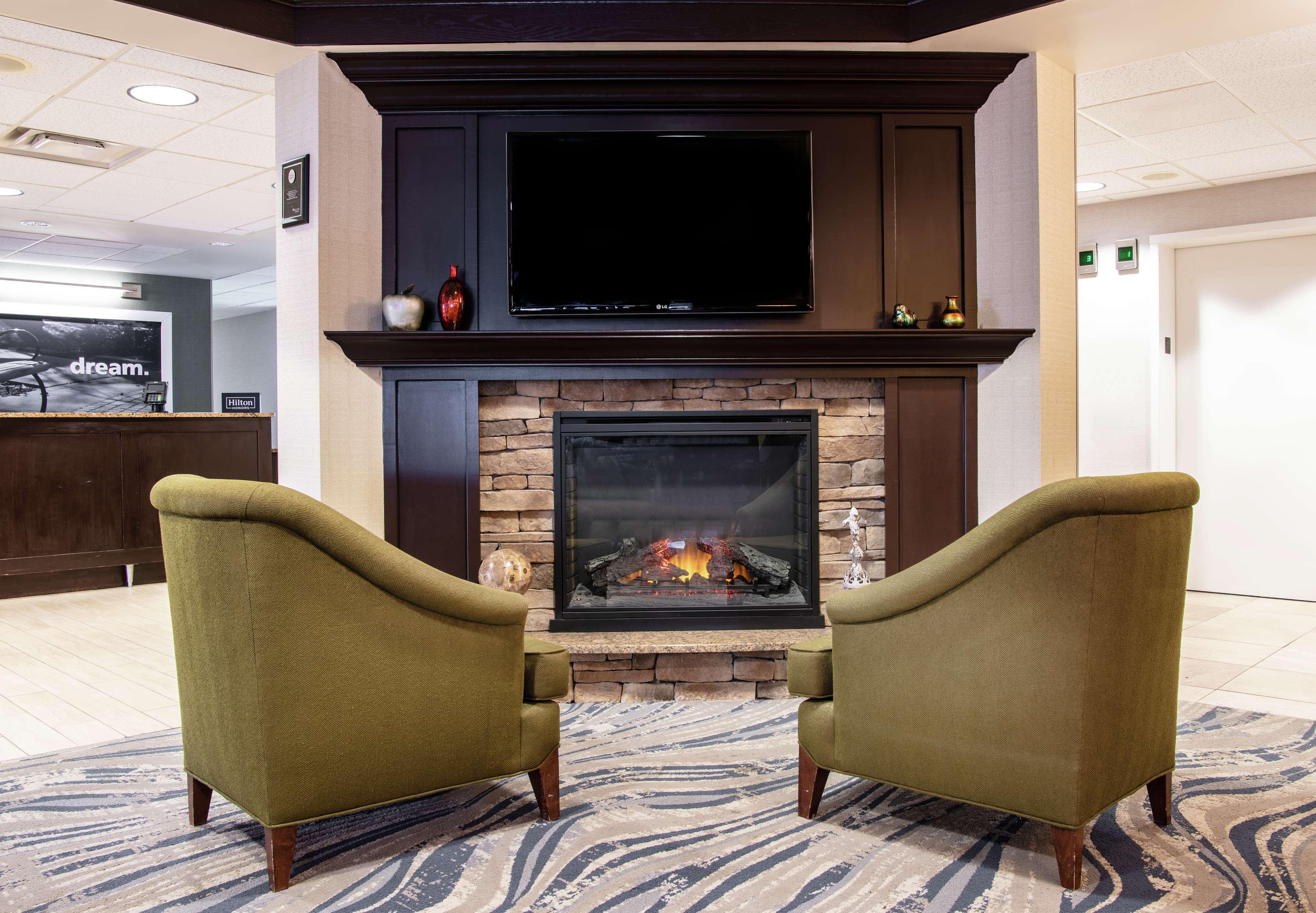 Hampton Inn Erie-South Extérieur photo