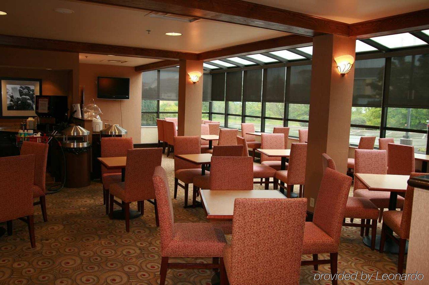 Hampton Inn Erie-South Restaurant photo